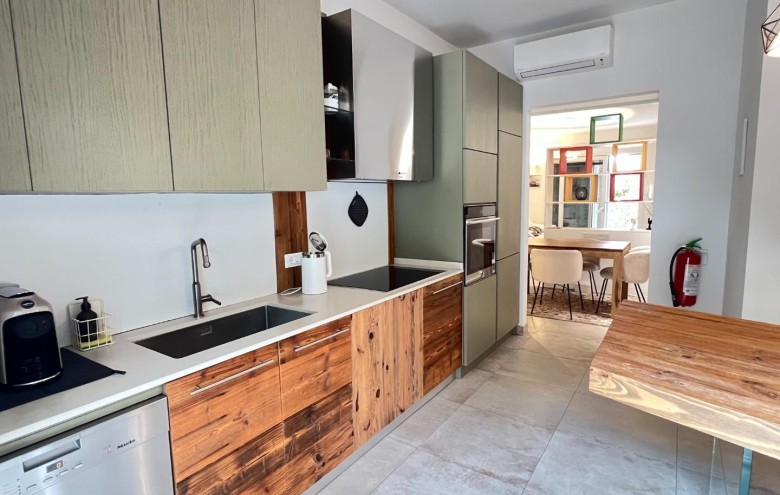 Appartamento in vendita a Montignoso