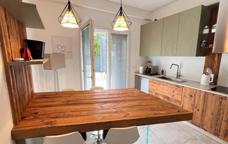 Appartamento in vendita a Montignoso