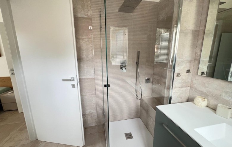 Appartamento in vendita a Montignoso