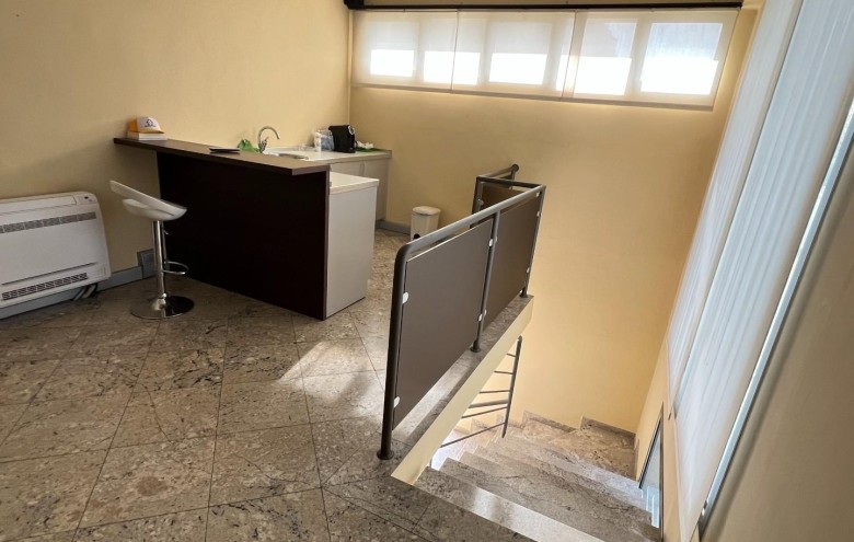 Capannone in vendita a Montignoso