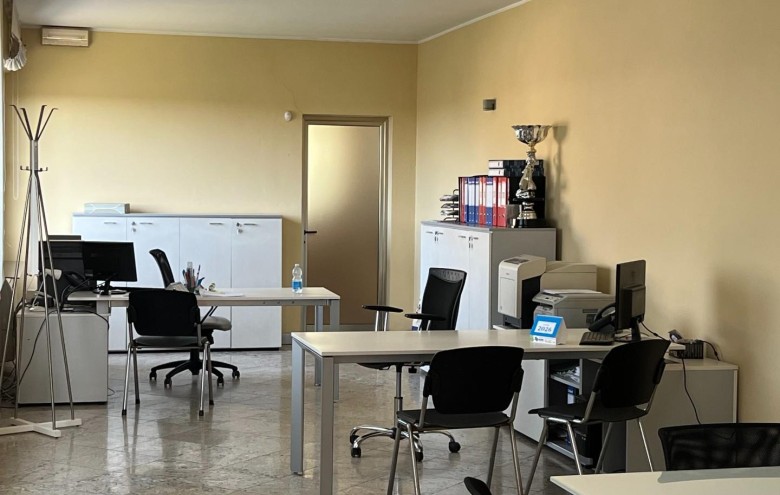 Capannone in vendita a Montignoso