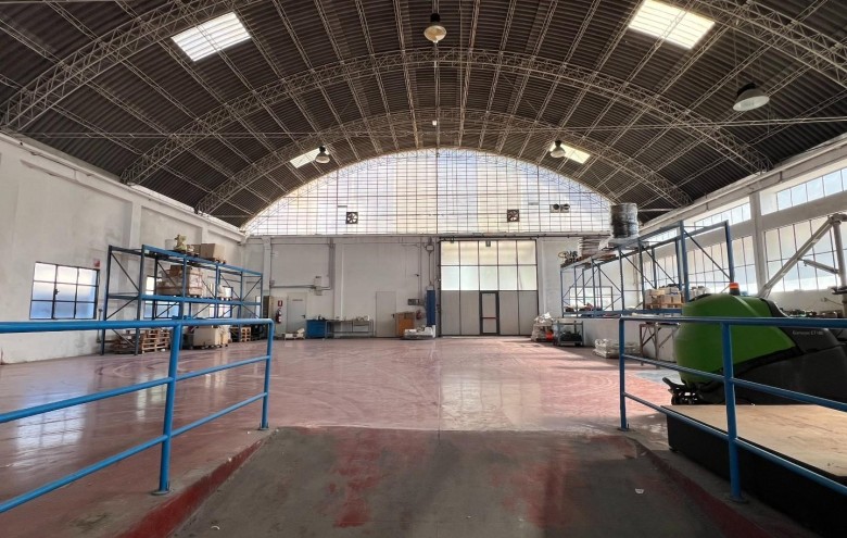 Capannone in vendita a Montignoso