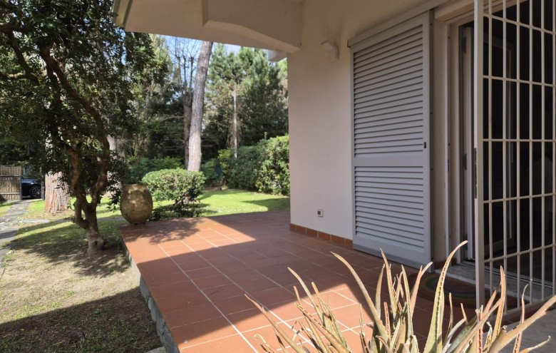 Bifamiliare in affitto a Massa