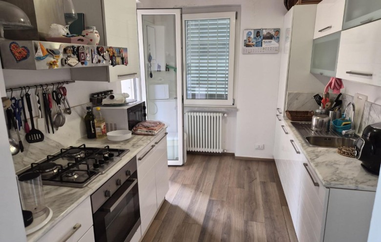 Bifamiliare in affitto a Massa