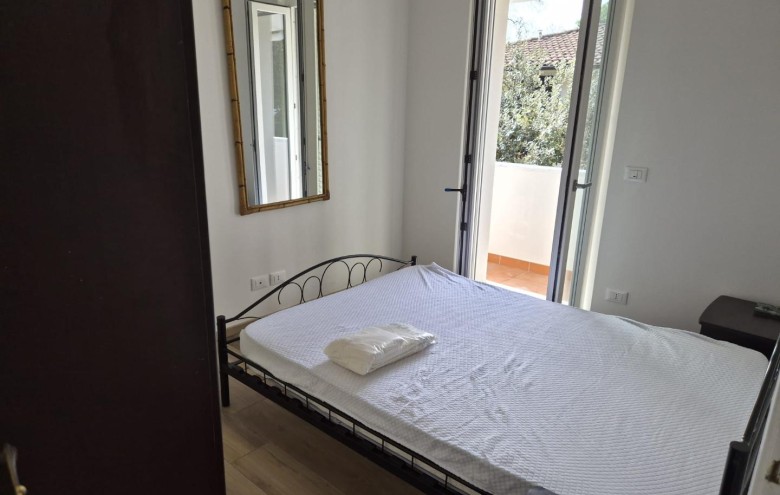 Bifamiliare in affitto a Massa