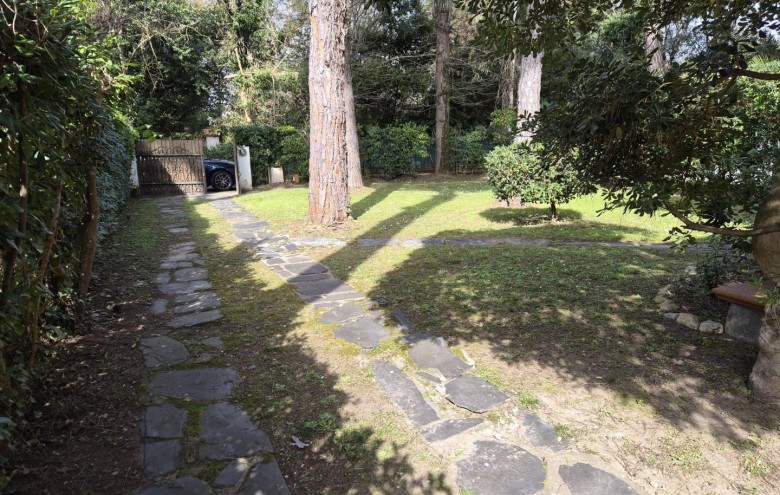 Bifamiliare in affitto a Massa