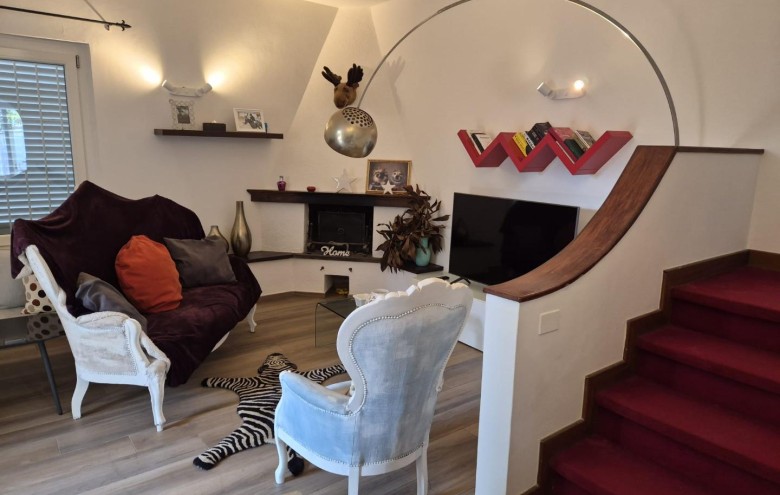 Bifamiliare in affitto a Massa