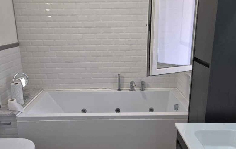 Bifamiliare in affitto a Massa