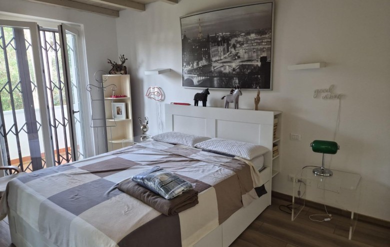 Bifamiliare in affitto a Massa