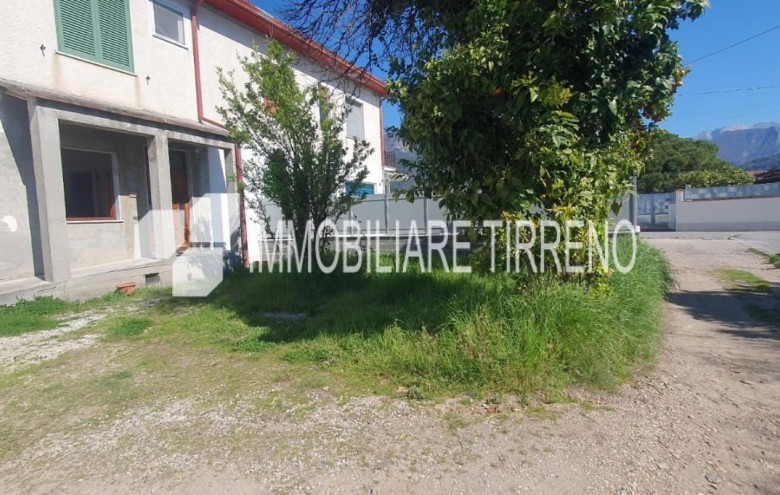 Appartamento in vendita a Massa