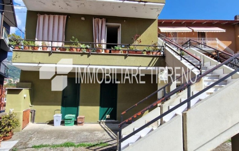 Terratetto in vendita a Massa