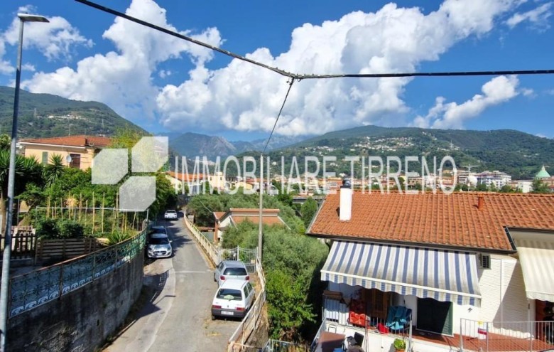 Terratetto in vendita a Massa