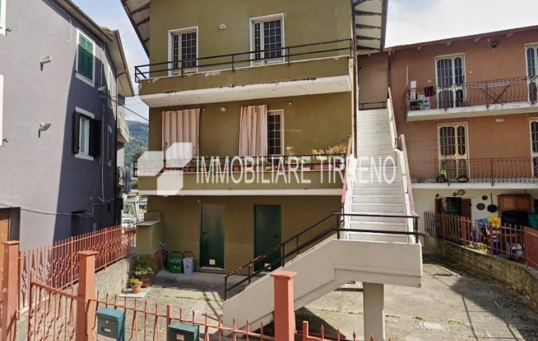 Terratetto in vendita a Massa