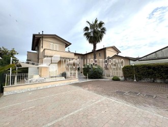 Appartamento in vendita a Marina di Massa