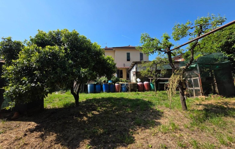 Villa singola in vendita a Massa