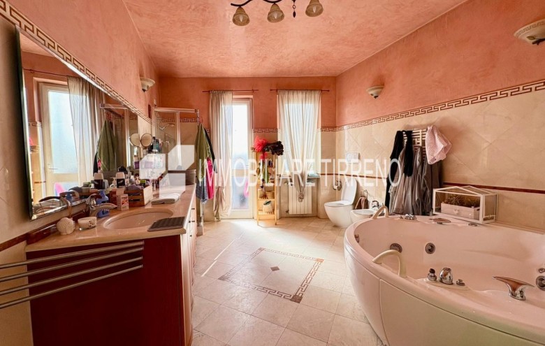 Appartamento in vendita a Massa