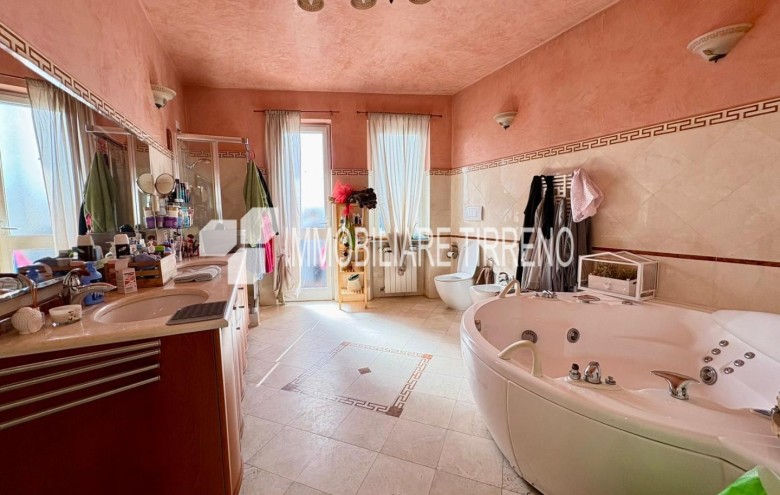 Appartamento in vendita a Massa