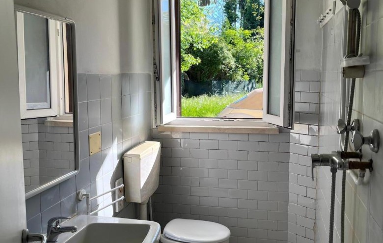 Casa semi indipendente in vendita a Massa