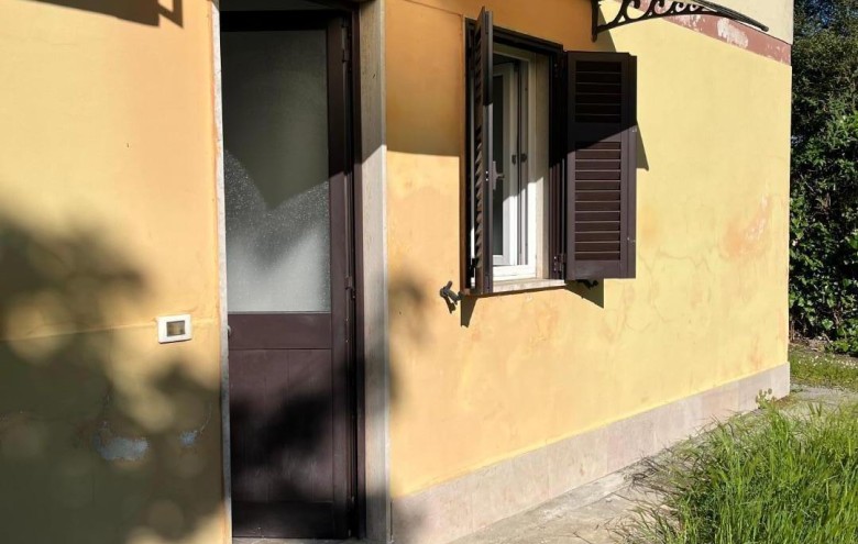 Casa semi indipendente in vendita a Massa