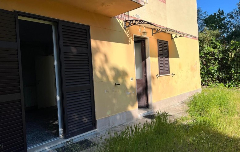 Casa semi indipendente in vendita a Massa