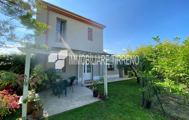 Villa singola in vendita a Massa