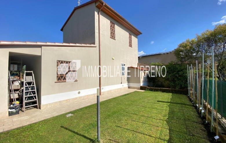 Villa singola in vendita a Massa