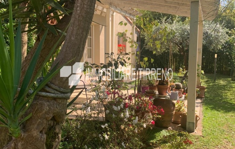 Villa singola in vendita a Massa
