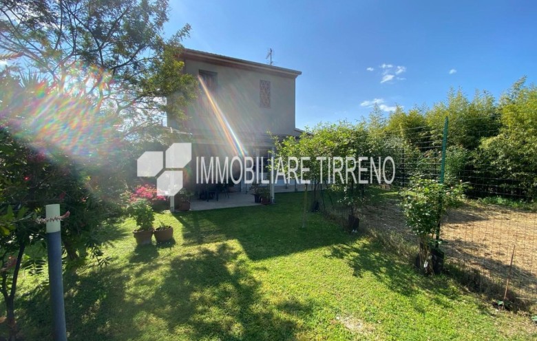 Villa singola in vendita a Massa
