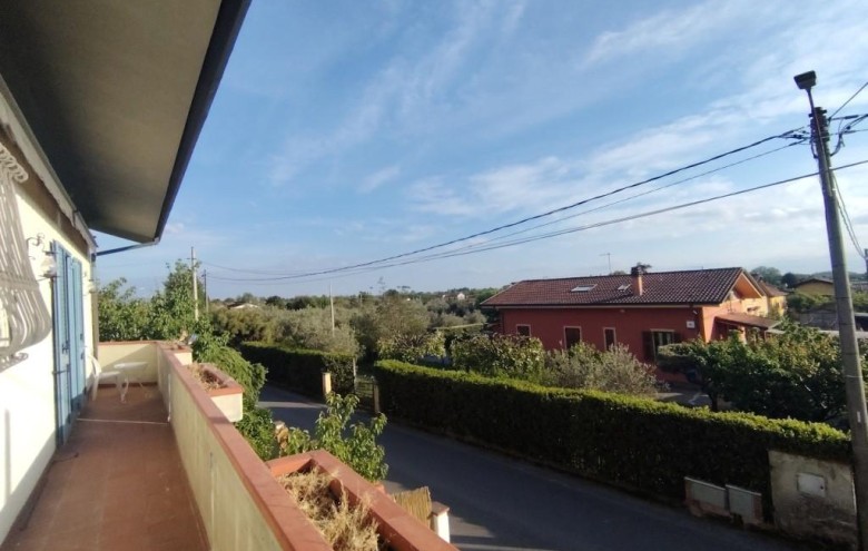 Casa semi indipendente in vendita a Massa
