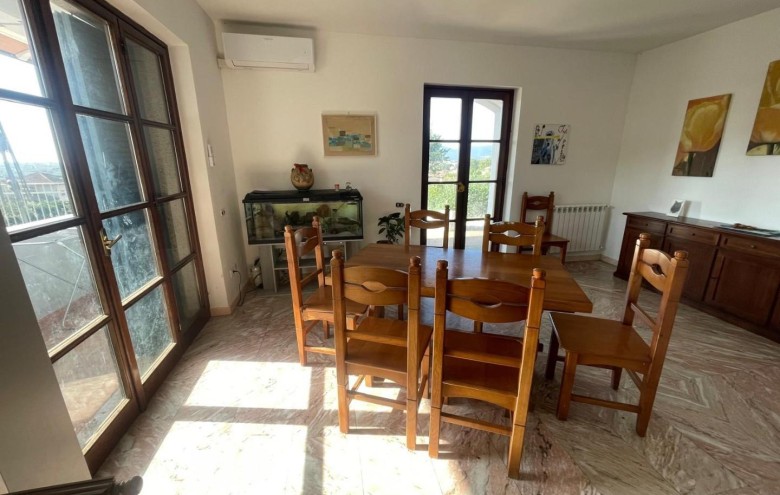 Villa singola in vendita a Carrara