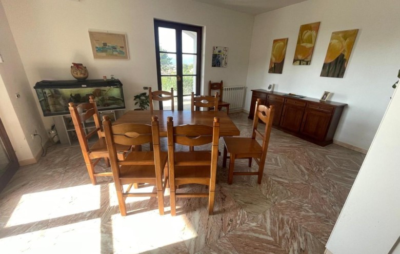 Villa singola in vendita a Carrara