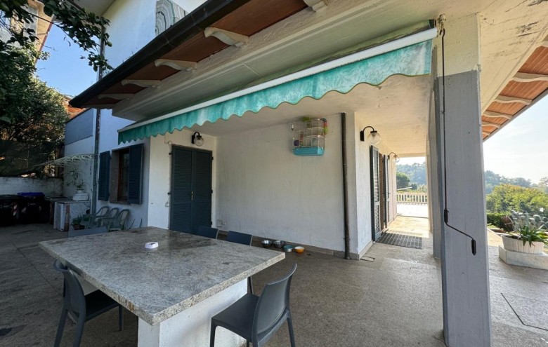 Villa singola in vendita a Carrara
