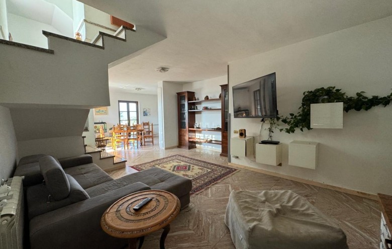 Villa singola in vendita a Carrara
