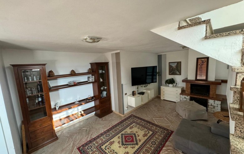 Villa singola in vendita a Carrara