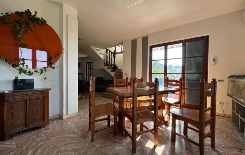 Villa singola in vendita a Carrara