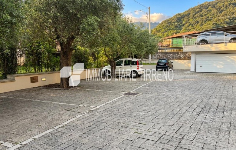 Appartamento in vendita a Montignoso