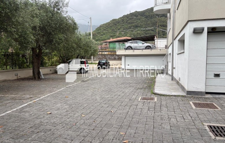 Appartamento in vendita a Montignoso