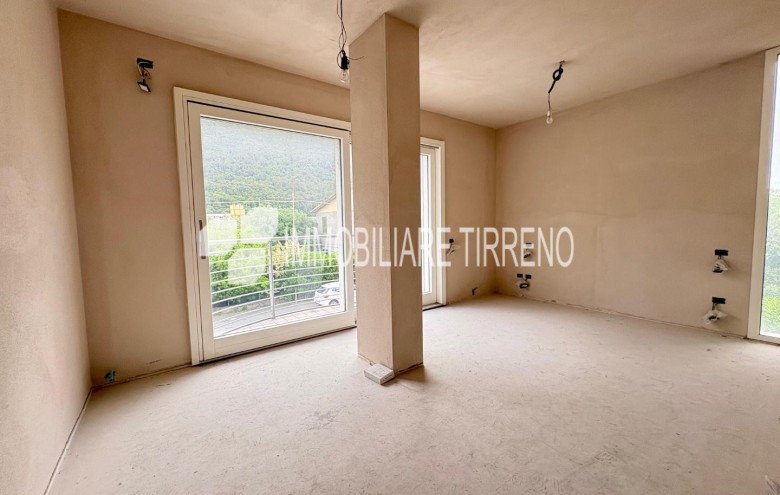 Appartamento in vendita a Montignoso