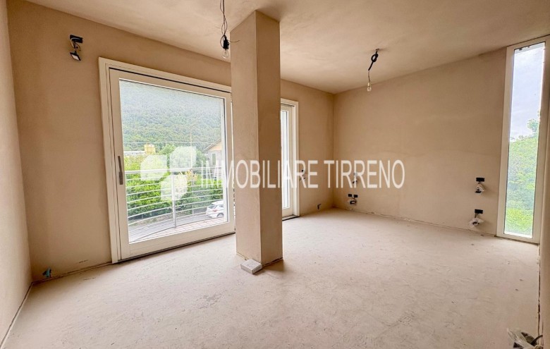 Appartamento in vendita a Montignoso