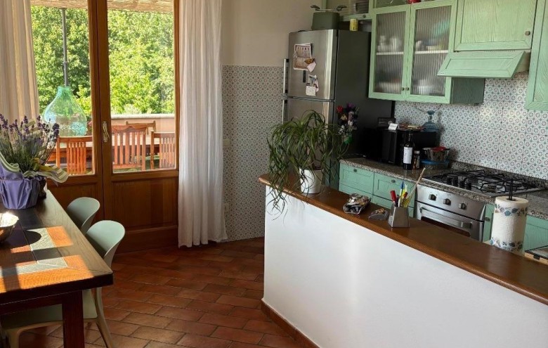 Casa semi indipendente in vendita a Massa