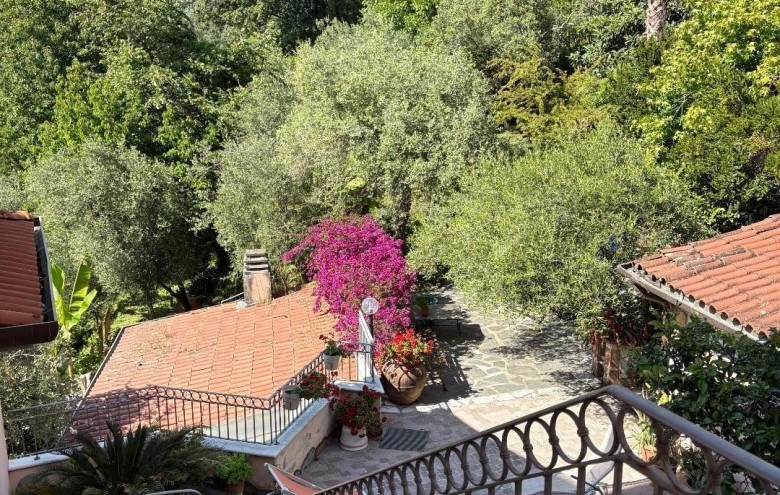 Casa semi indipendente in vendita a Massa