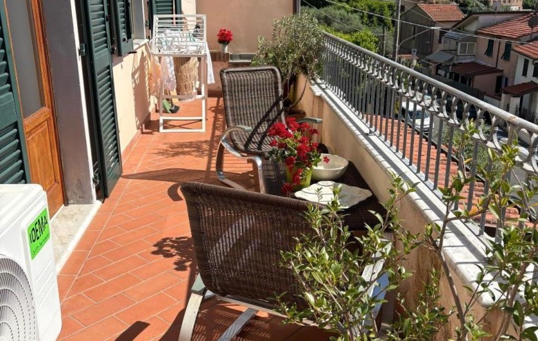 Casa semi indipendente in vendita a Massa