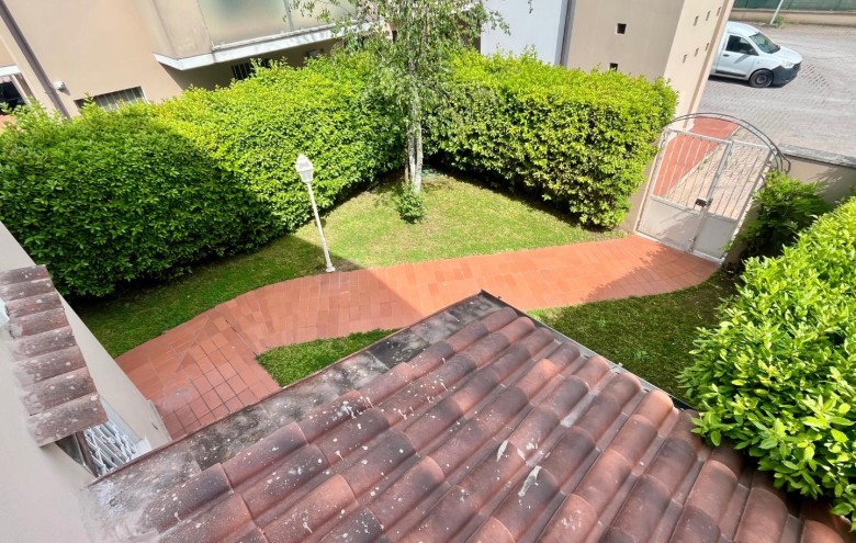 Villetta a schiera in vendita a Montignoso
