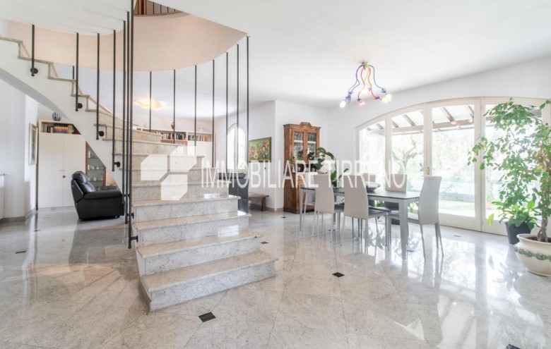 Villa singola in vendita a Massa