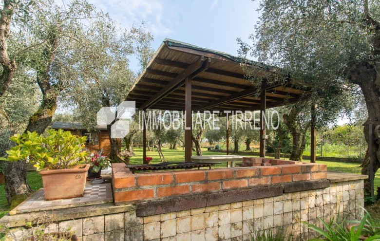 Villa singola in vendita a Massa