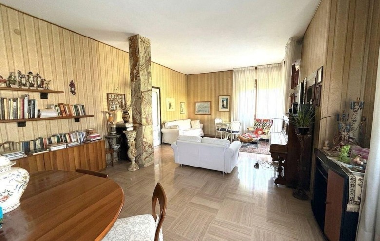 Bifamiliare in vendita a Massa
