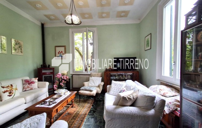 Villa singola in vendita a Massa