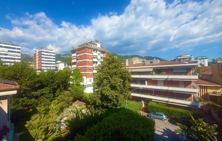 Appartamento in vendita a Massa