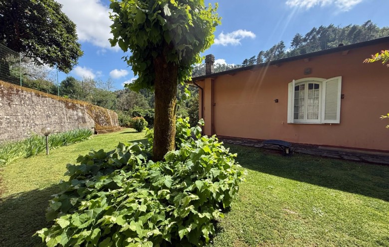 Villa singola in vendita a Massa