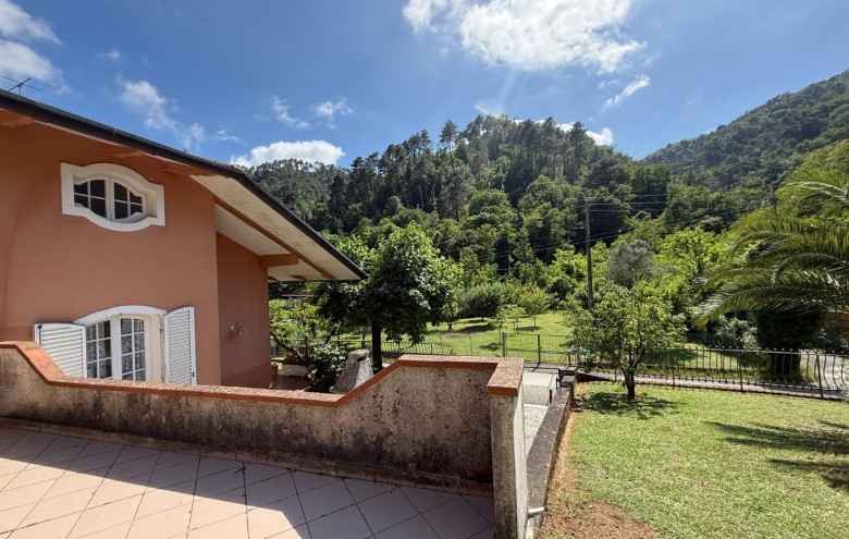Villa singola in vendita a Massa